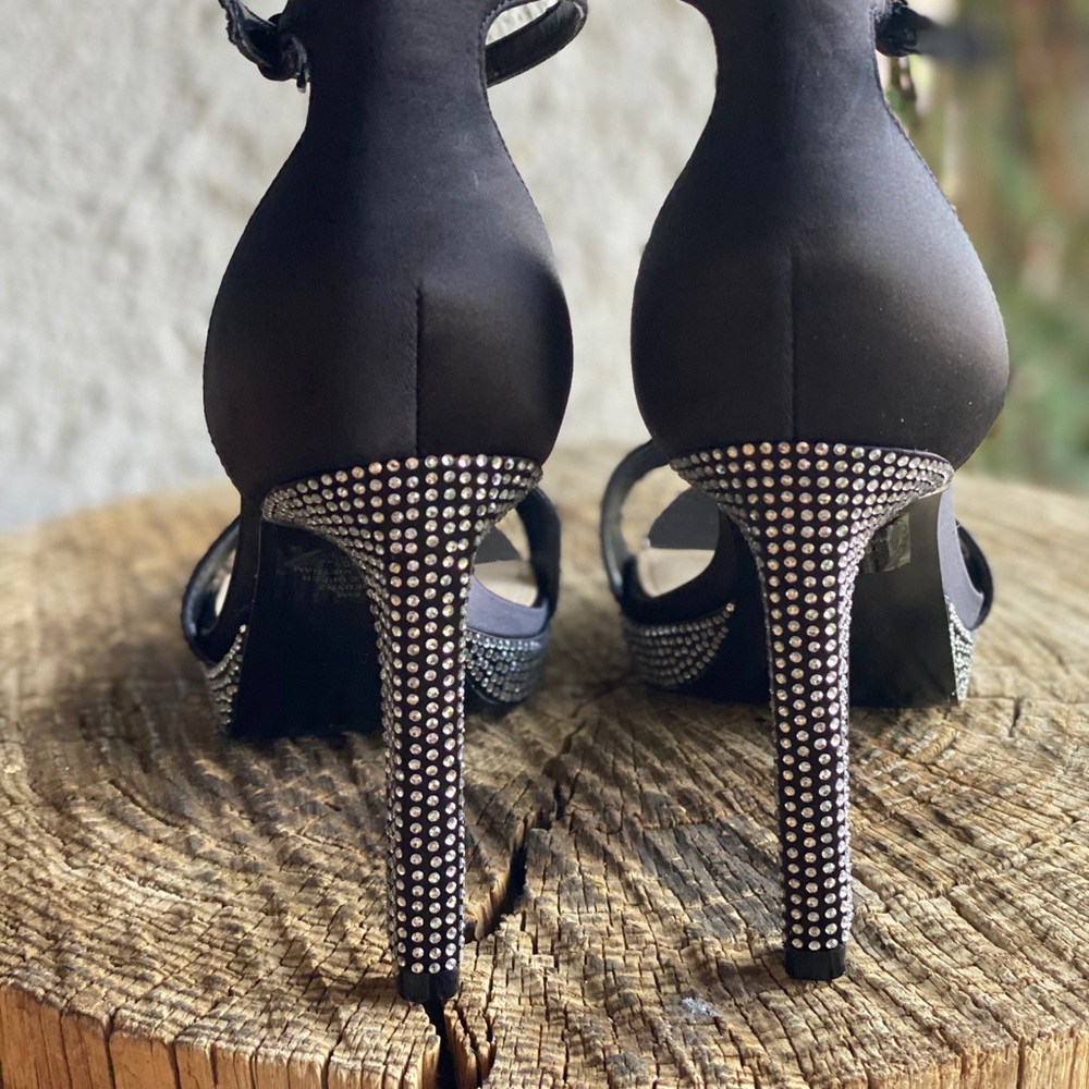 Nine West Edyn Ankle Strap Sandals - Picture 7 of 13
